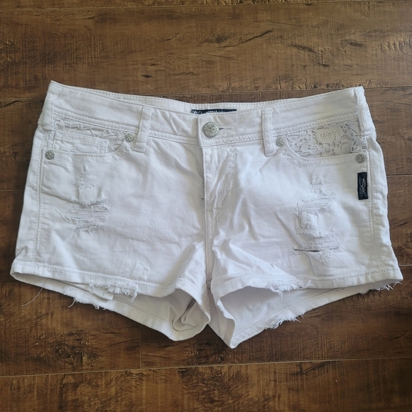 SILVER Jeans Co Distressed Aiko Mid Shorts Size 31 in White - Picture 3 of 16
